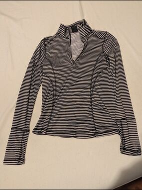 Striped Long-Sleeve Quarter-Zip Performance Top - Black & White